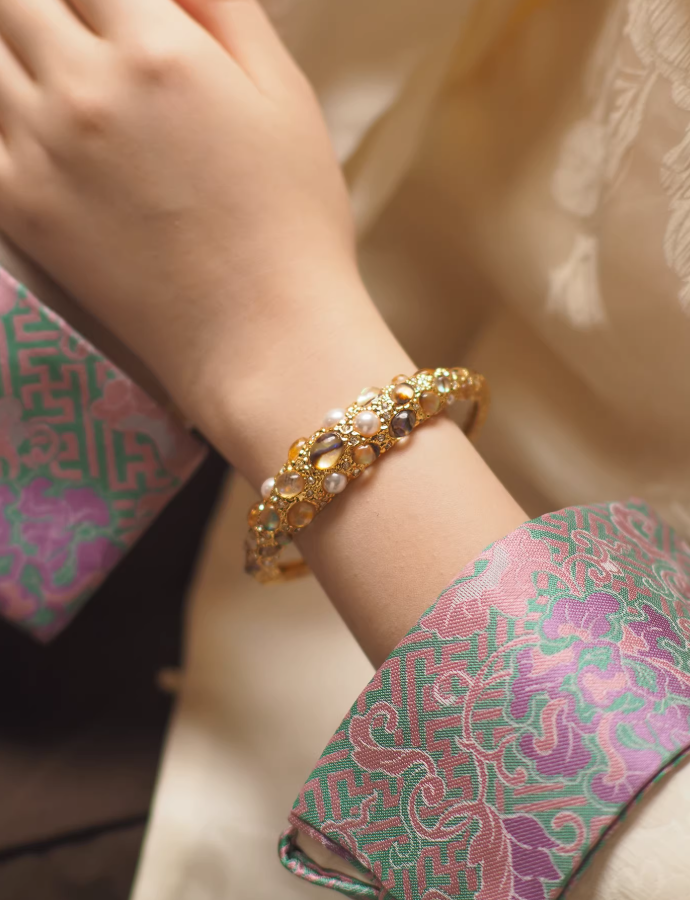 Pearl & Shell New-Chinese Cuff Bracelet