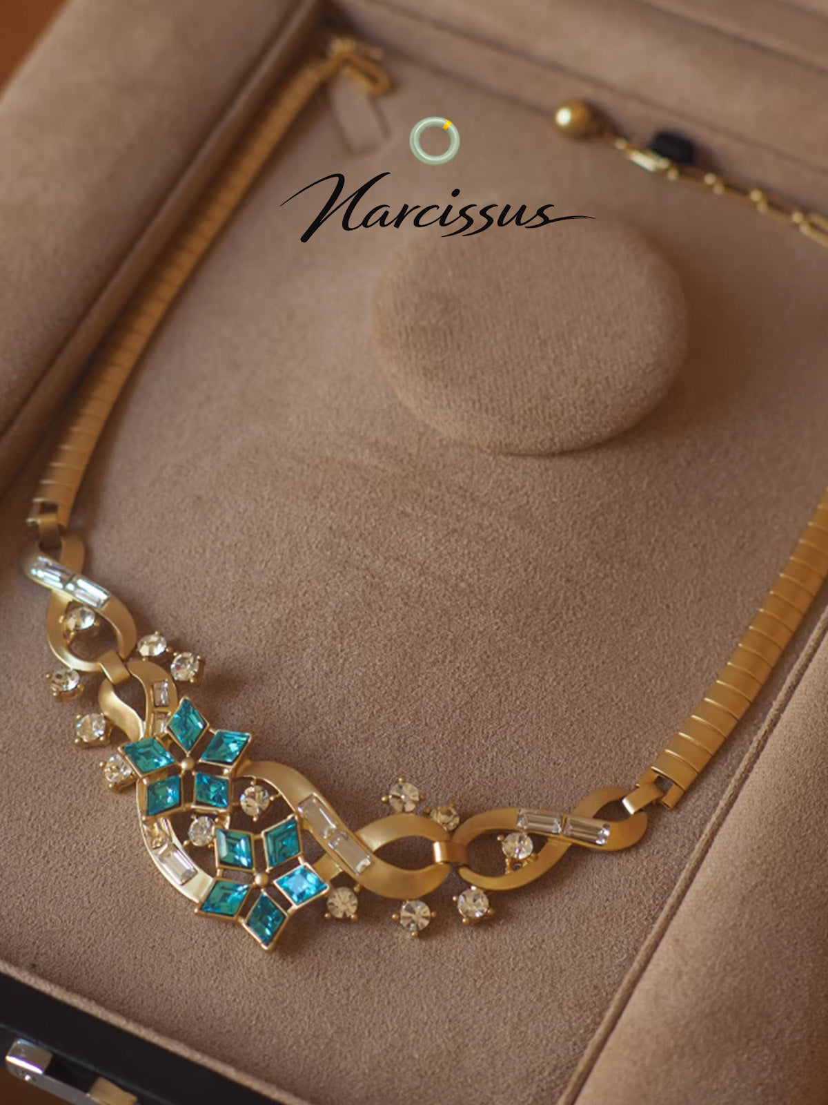 Snowflake Retro Court-Style Necklace